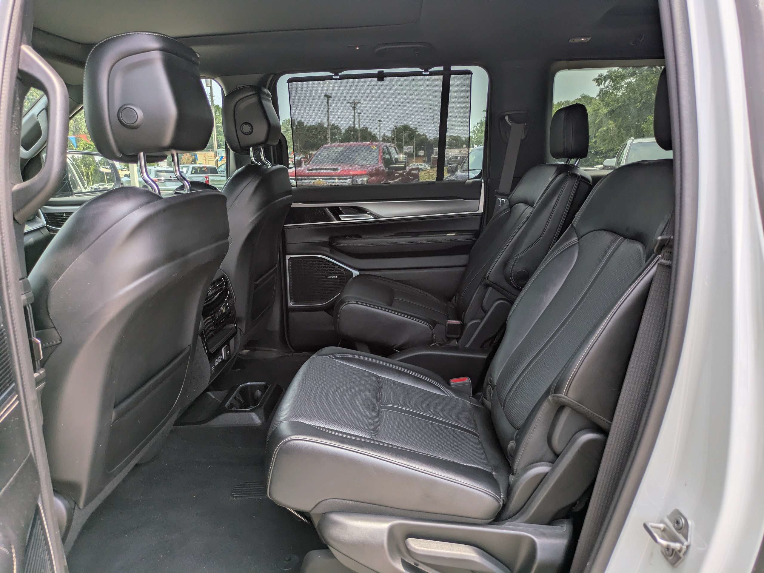 2024 Jeep Wagoneer L Series II Carbide