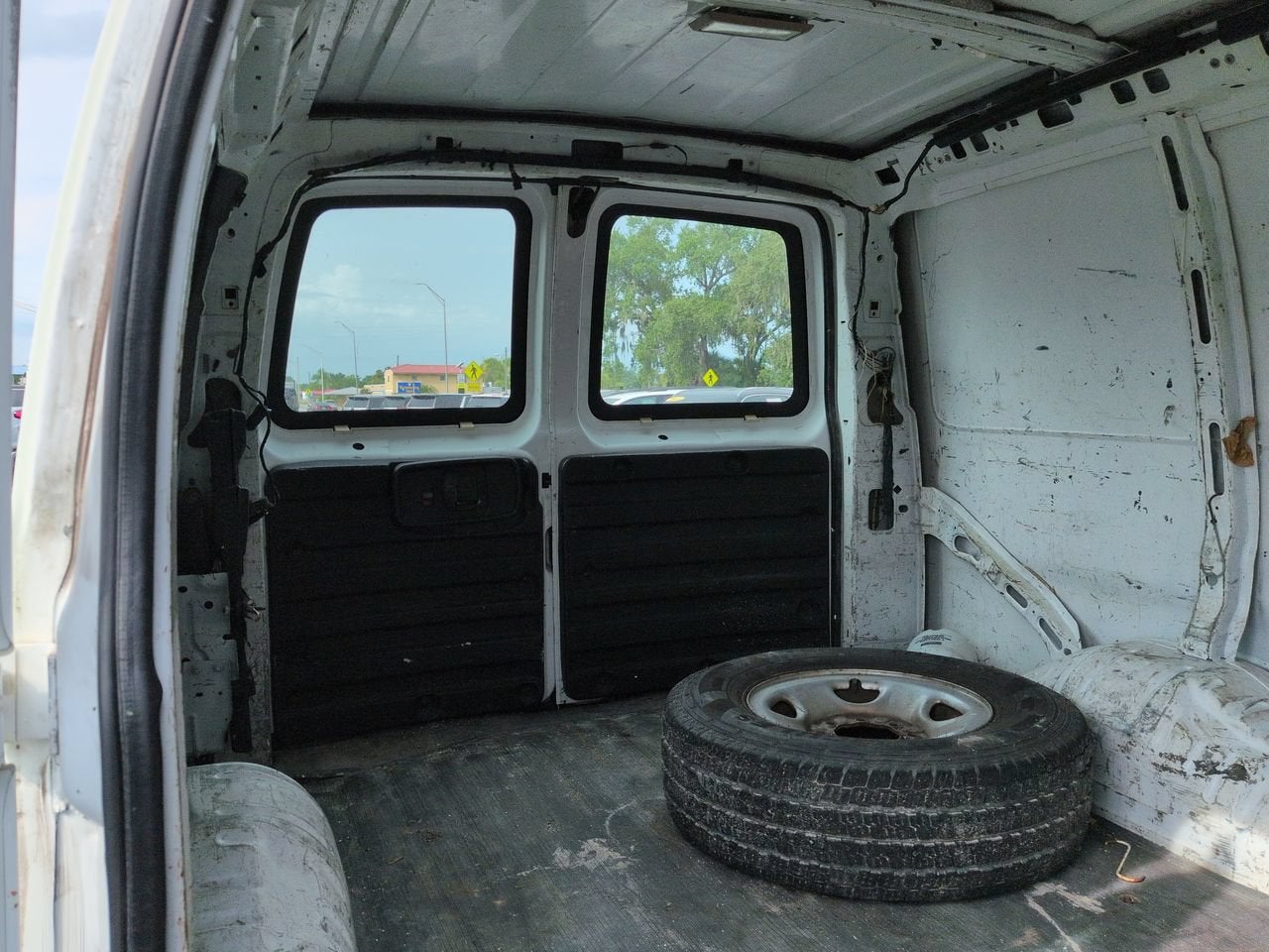 2005 Chevrolet Express Cargo 2500 Base