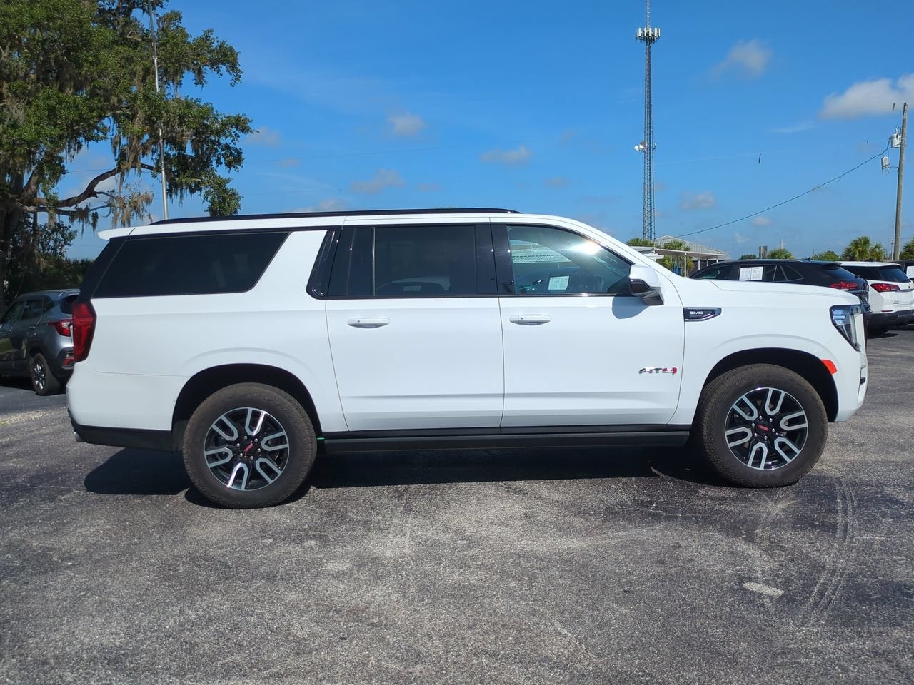 2024 GMC Yukon XL AT4