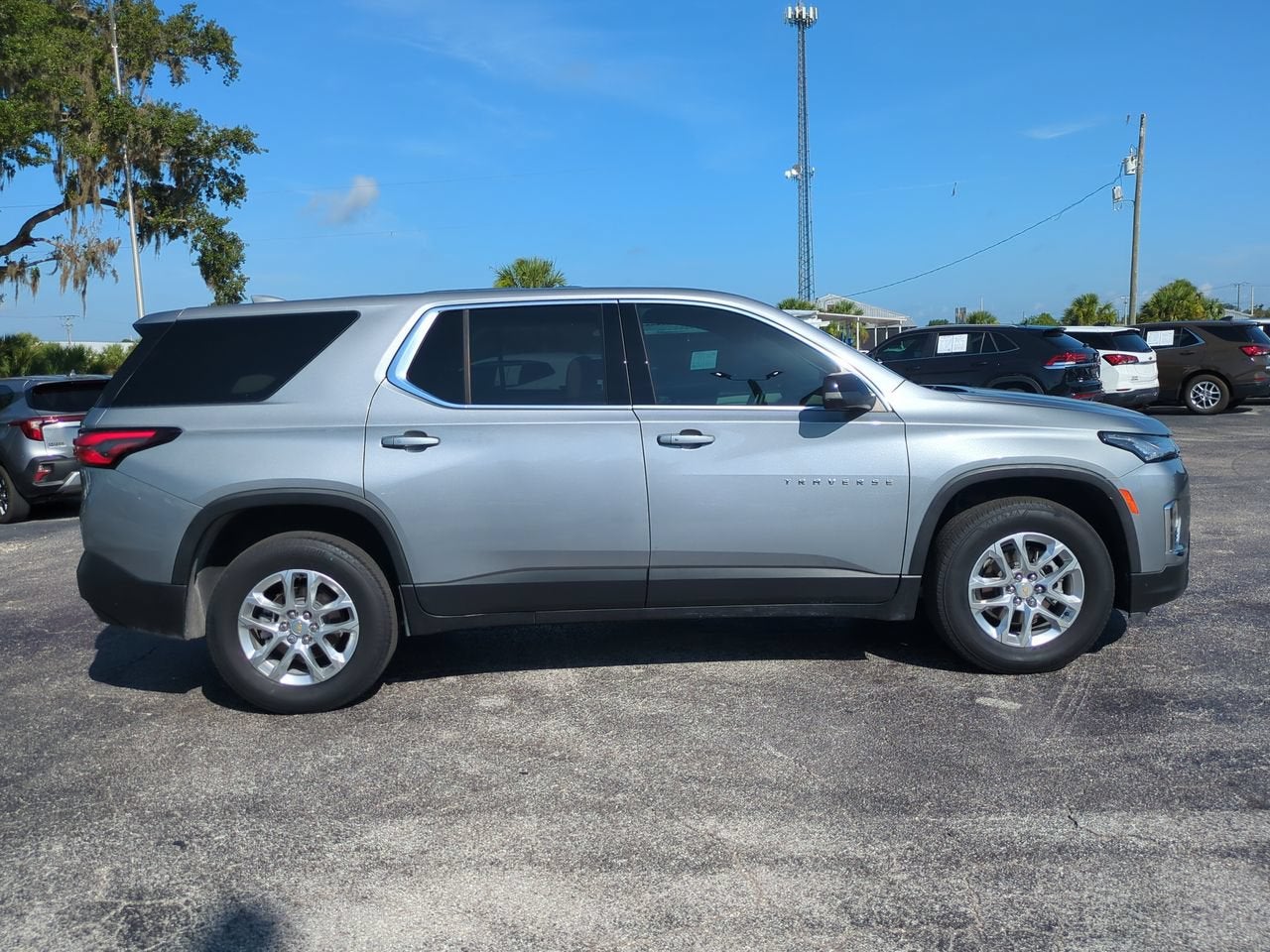 2023 Chevrolet Traverse LS