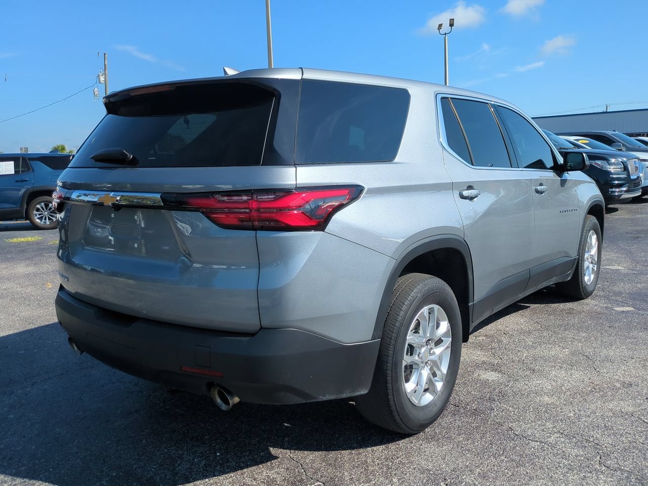 2023 Chevrolet Traverse LS