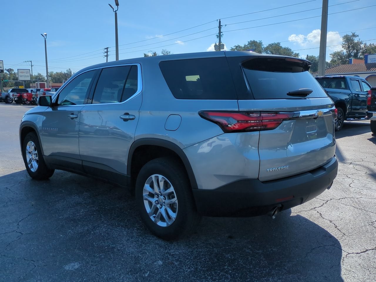 2023 Chevrolet Traverse LS