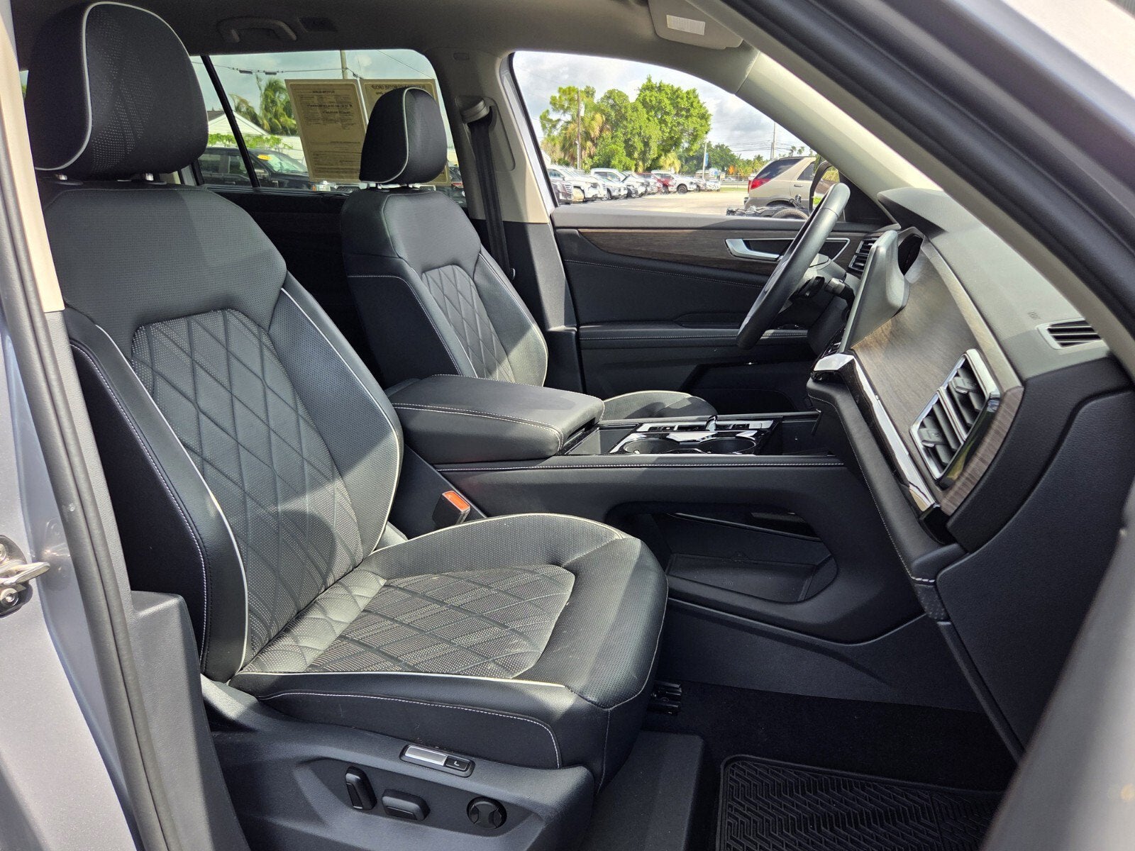 2025 Volkswagen Atlas 2.0T SEL Premium R-Line