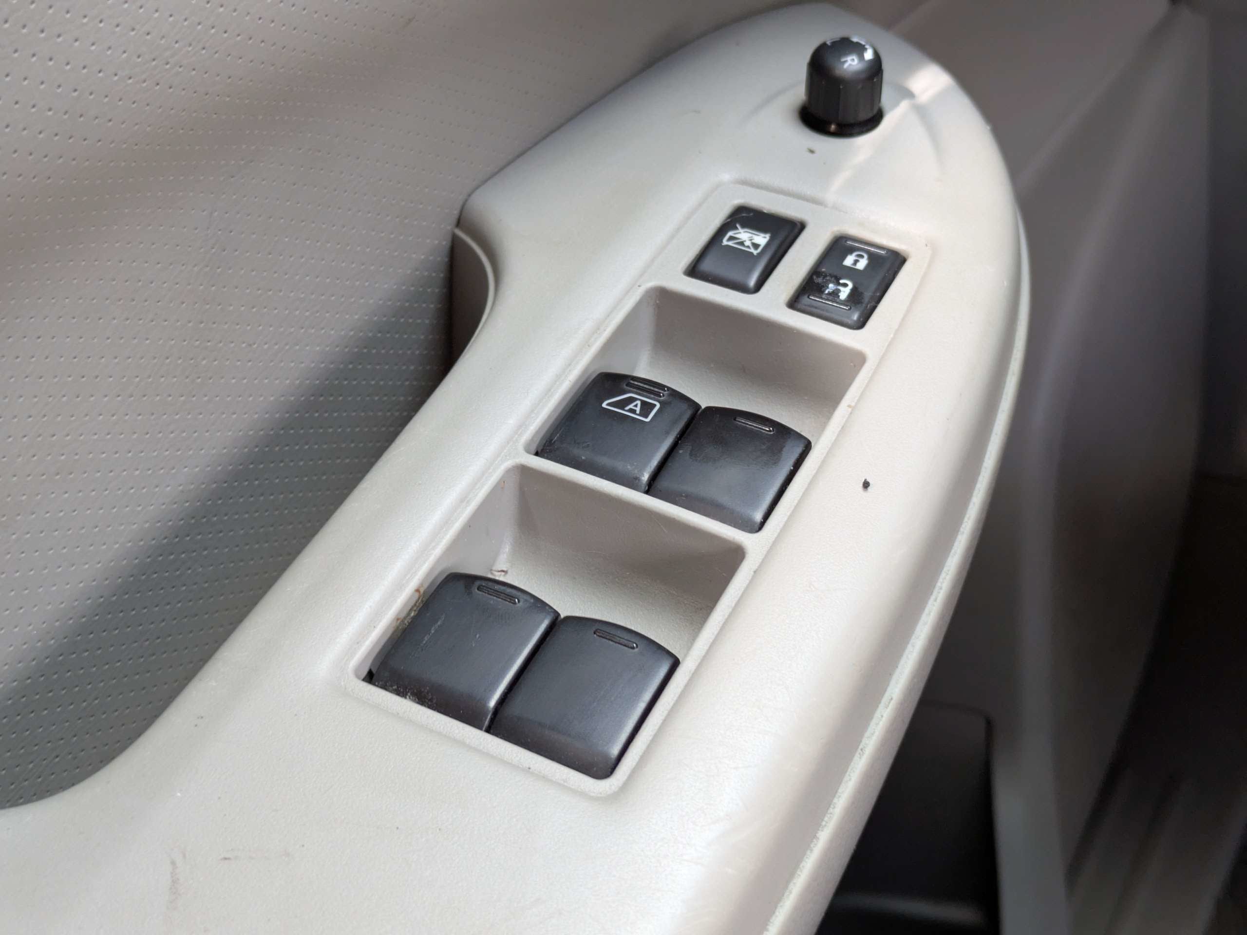 2015 Nissan Quest S